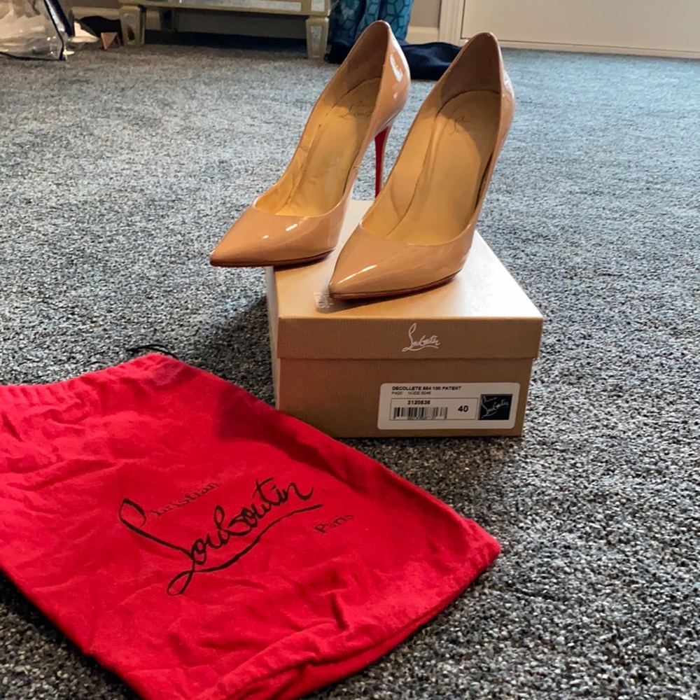 Christian Louboutin nude heels size 40